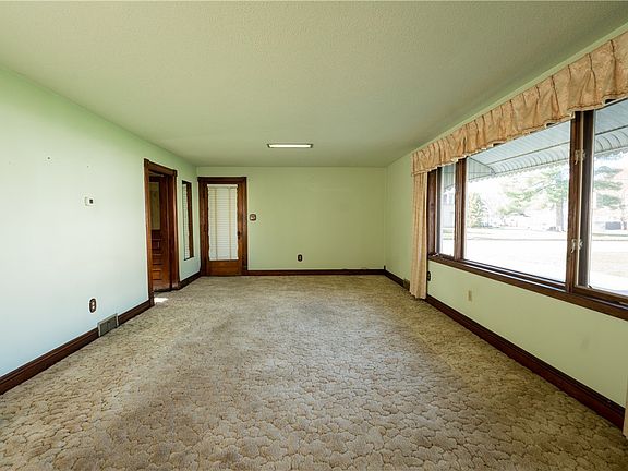 5th image of 430 E Main Street