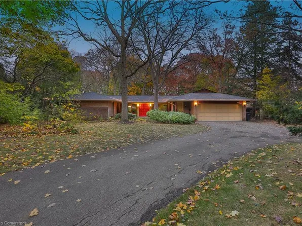 2225 Shardawn Mews, Mississauga, ON L5C 1W6