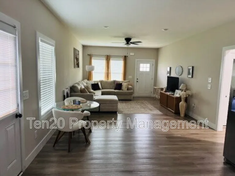 24 Lemon Way — Photo 2