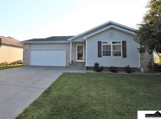 4911 NW Fairway Dr, Lincoln, NE 68521