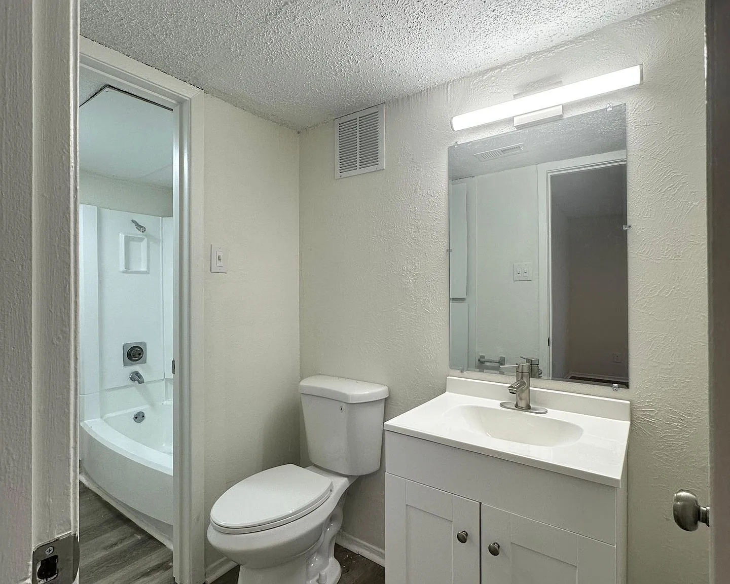 Whittington Park Apartments — Photo 3