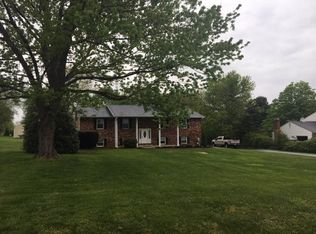 1214 Nottingham Rd, Westminster, MD 21157