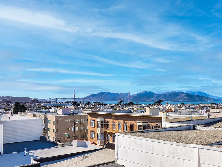 1541 Filbert St #3 — Photo 4