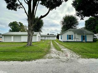 235 N Meadows St, Roseville, IL 61473