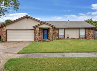 409 W Trinidad Dr, Sand Springs, OK 74063
