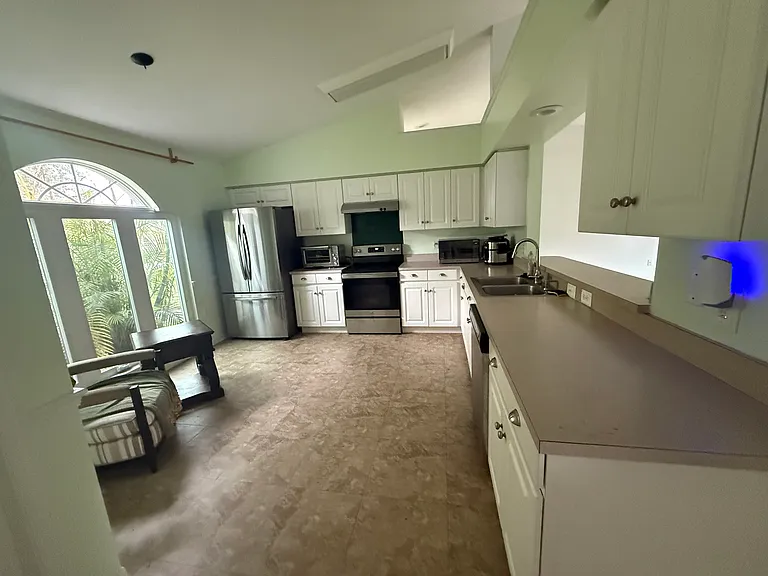 Spacious semi-open kitchen. Updated appliances.