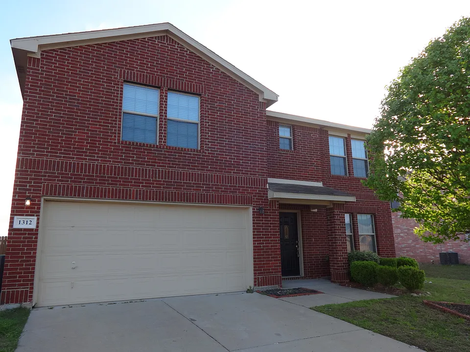 1312 Burleson St