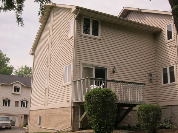 436 Meadowridge Cir, Lake Mills, WI 53551