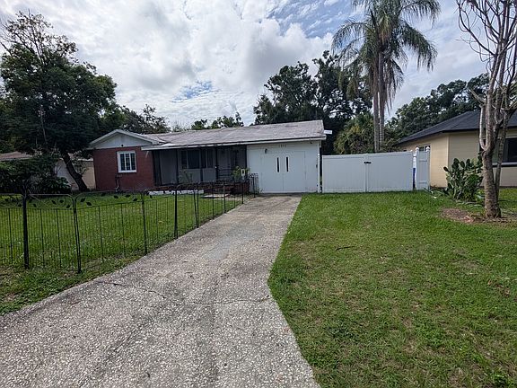 2nd image of 1044 Ruby St