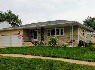 817 S 10th St, Norfolk, NE 68701