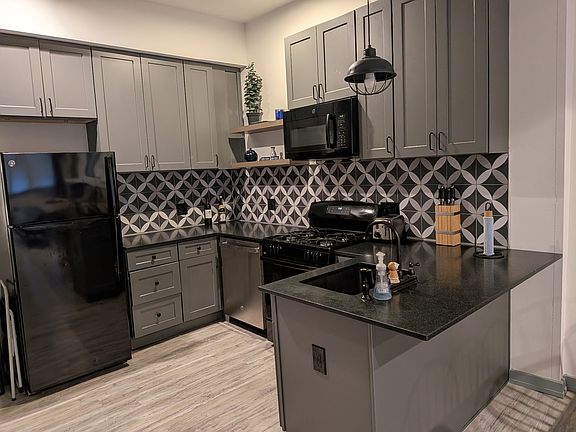 3rd image of 120 Northampton St #6