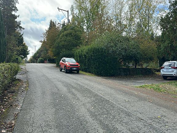 4th image of 11828 Roseberg Ave S