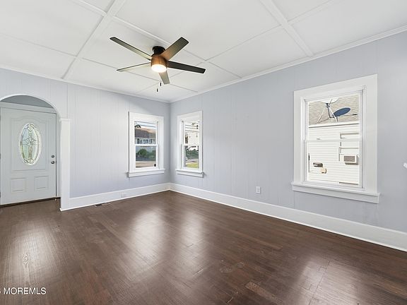 4th image of 251 Main St
