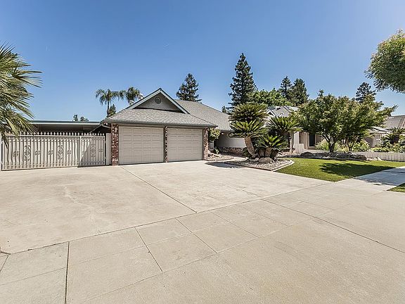 3rd image of 1316 W Palo Alto Ave