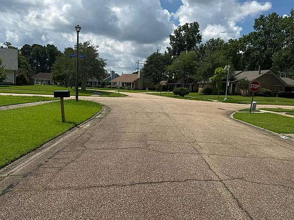 5th image of 4142 Country Hill Dr