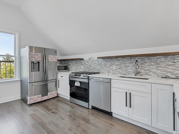 3rd image of 208 Shippen St #3