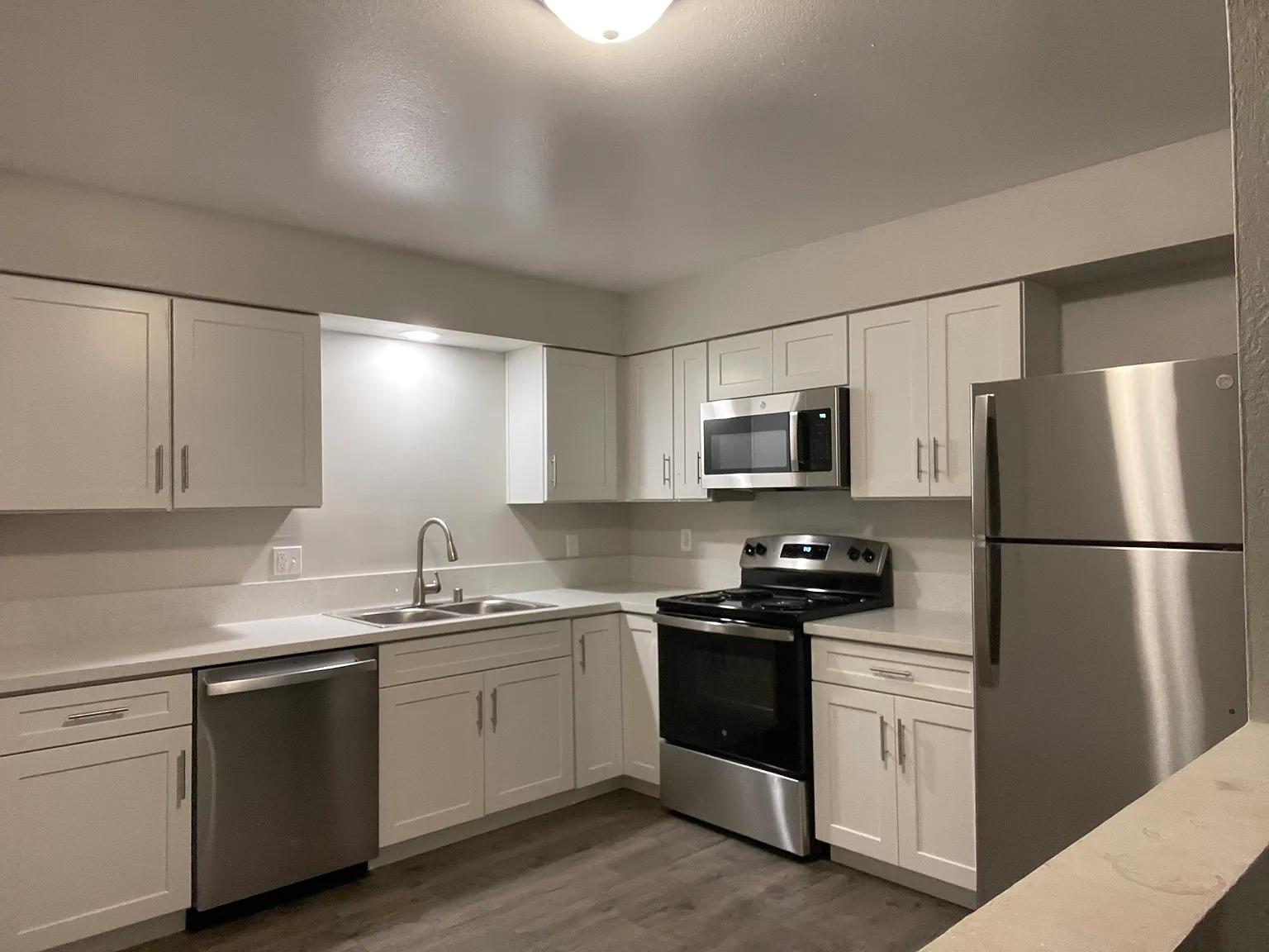 2 bed, 745 sqft, $1,600 — Photo 1