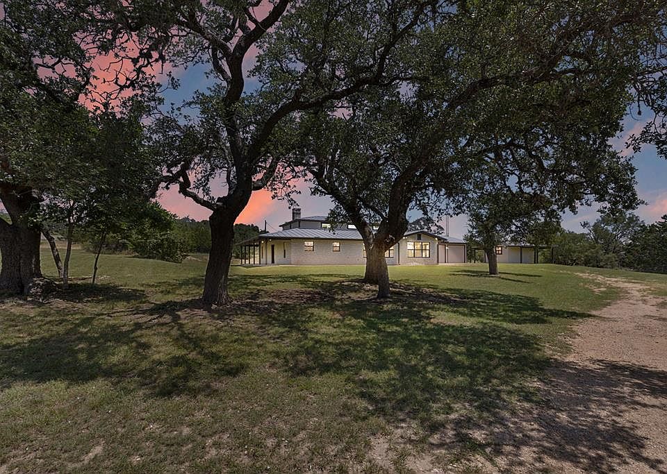1st image of 622 Paradise Ranch Rd
