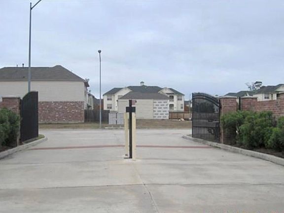 5th image of 13522 Vista De Oro St