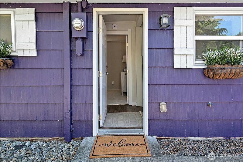 3rd image of 1035 Temple Drive