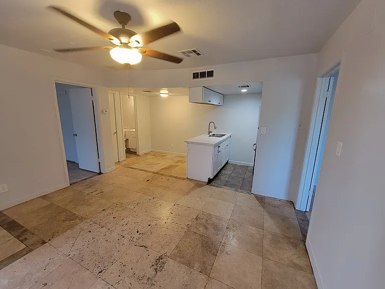 1001 N 32nd Ave #2 — Photo 7