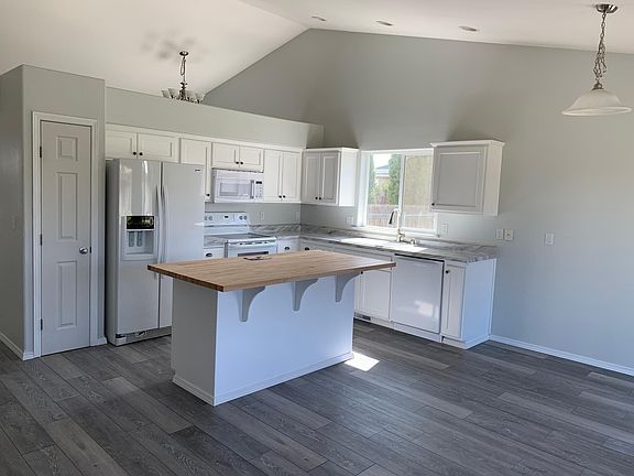2nd image of 5402 Aloha Dr