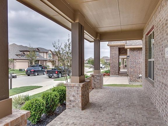 4th image of 1717 Henderson Dr