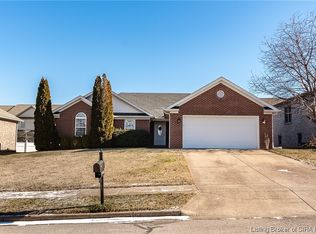 7906 Hillside Dr, Sellersburg, IN 47172