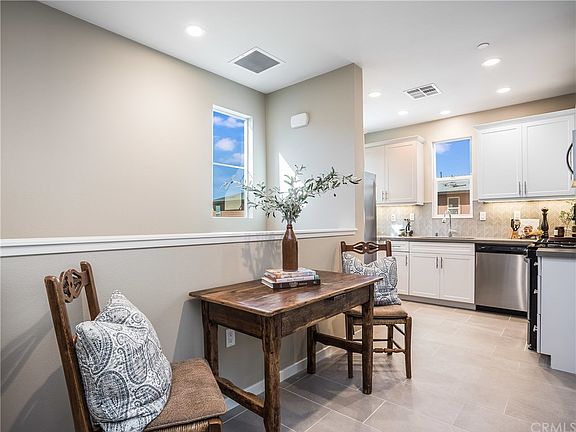3rd image of 299 Alienta Ln
