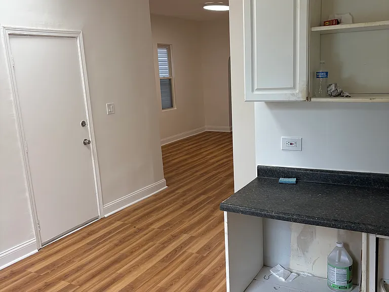 1721 N Albany Ave #1 — Photo 6