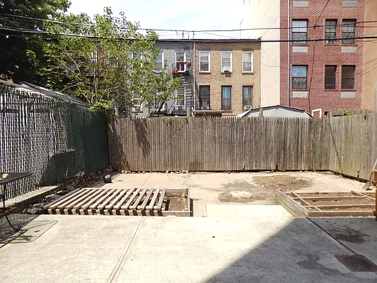 Rented by Blue Egg Realty Corp | media 25