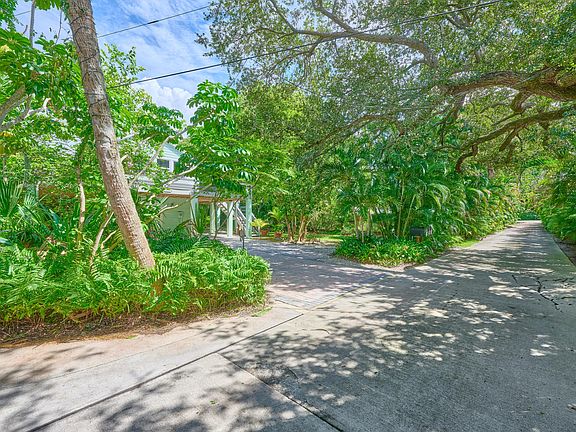 3rd image of 1398 SW PALM CITY Road