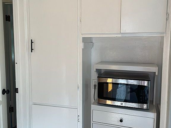 4th image of 526-30 S Ivy St