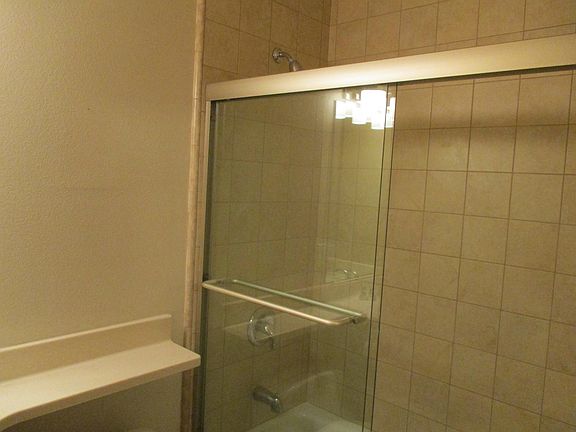 5th image of 5379 Burford St