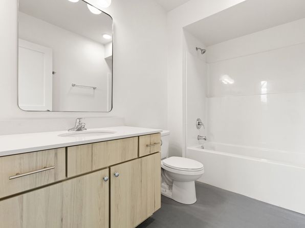 1268 N Locust St #24