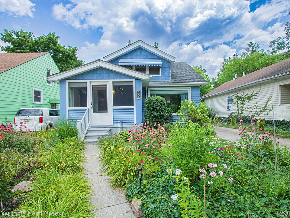 1st image of 522 Laprairie St