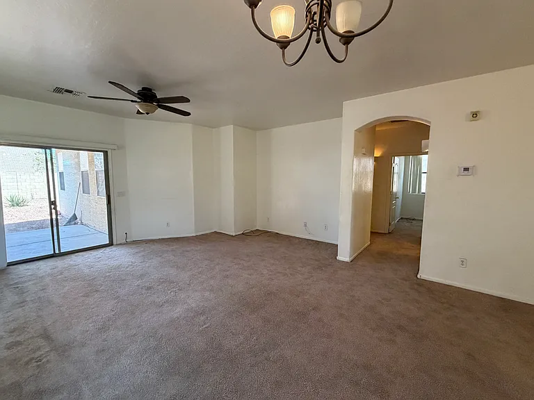 6926 S 37th Dr — Photo 11