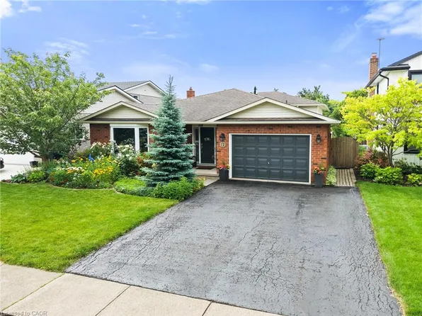 12 Stonebridge Gate, Saint Catharines, ON L2S 3N1