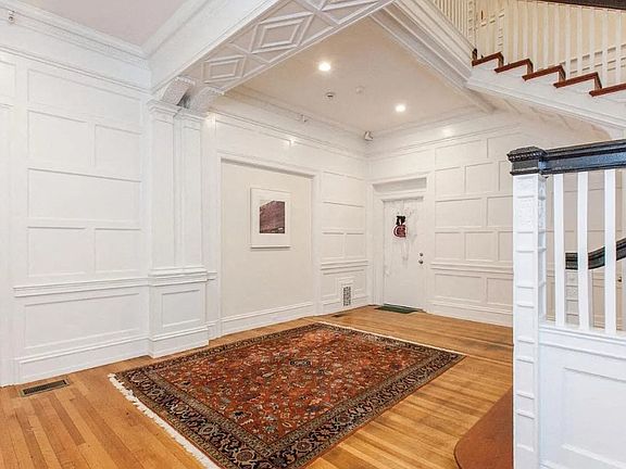 3rd image of 143 W Walnut Ln #4695914