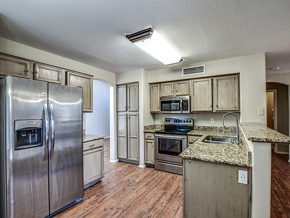 3rd image of 2815 E Villa Theresa Dr