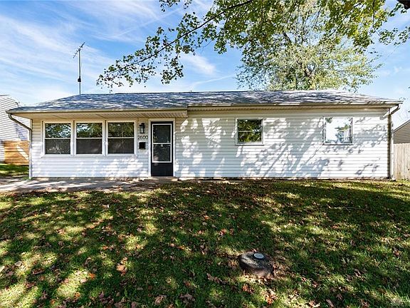 3rd image of 2600 Crestwell Pl