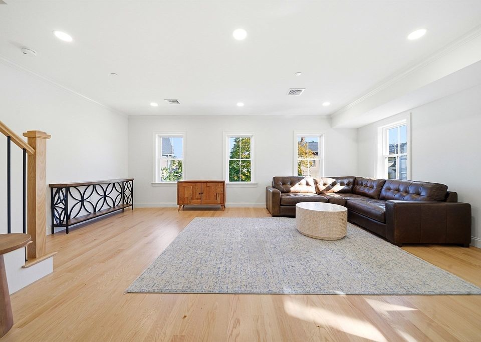 1st image of 50 N Payne St #4