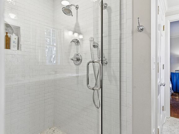 45th image of 200 Brookfield Ave