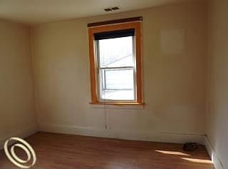 3rd image of 24917 Lovell St