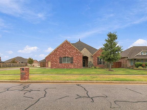 3rd image of 13608 Cobblestone Curve Rd