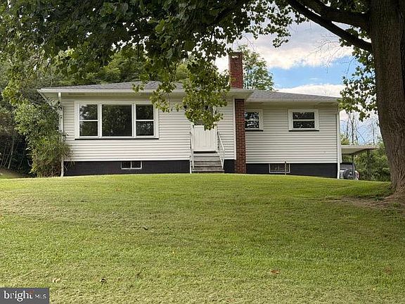 2nd image of 905 Buena Rd