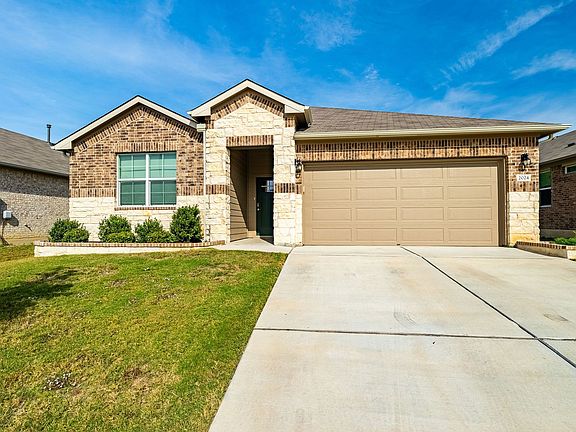 2nd image of 2024 Alamo Heights Ave