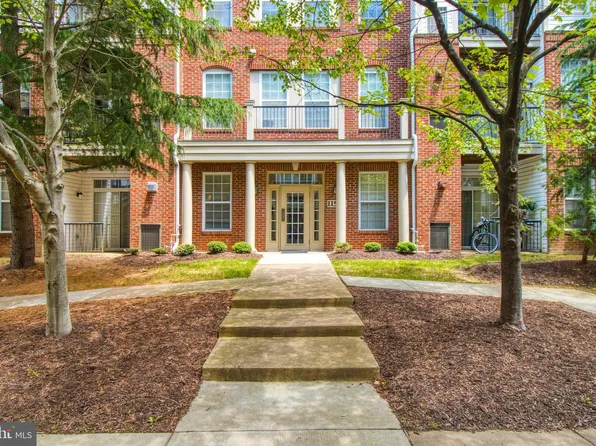 11506 Sperrin Cir #401, Fairfax, VA 22030