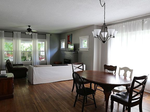 main level dining room