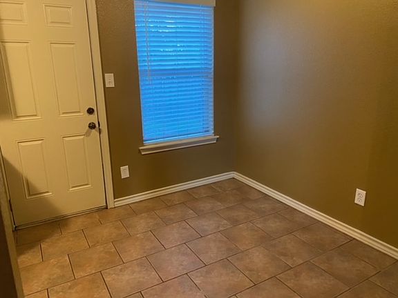 5th image of 3408 Parish Cir